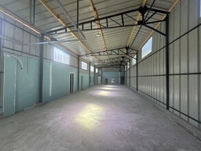 Light Industrial in Argenteuil to rent Interior Photo- Image 1 of 9
