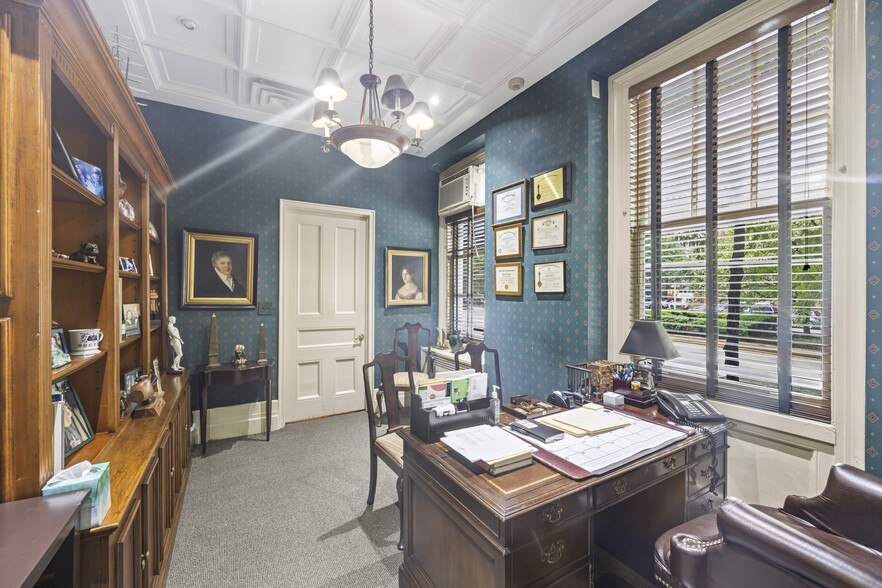 969 Park Ave, New York, NY for sale - Interior Photo - Image 1 of 21