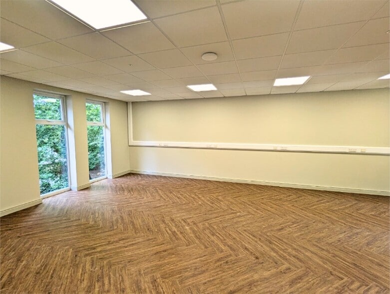 57 Ashbourne Rd, Derby to rent - Building Photo - Image 3 of 12