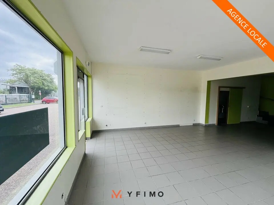 Location Commerce 130 m² - Photo 1