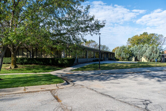 7200 World Communications Dr, Omaha, NE for sale Primary Photo- Image 1 of 1