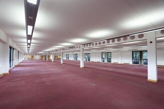 Wildwood Dr, Worcester to rent Interior Photo- Image 1 of 4