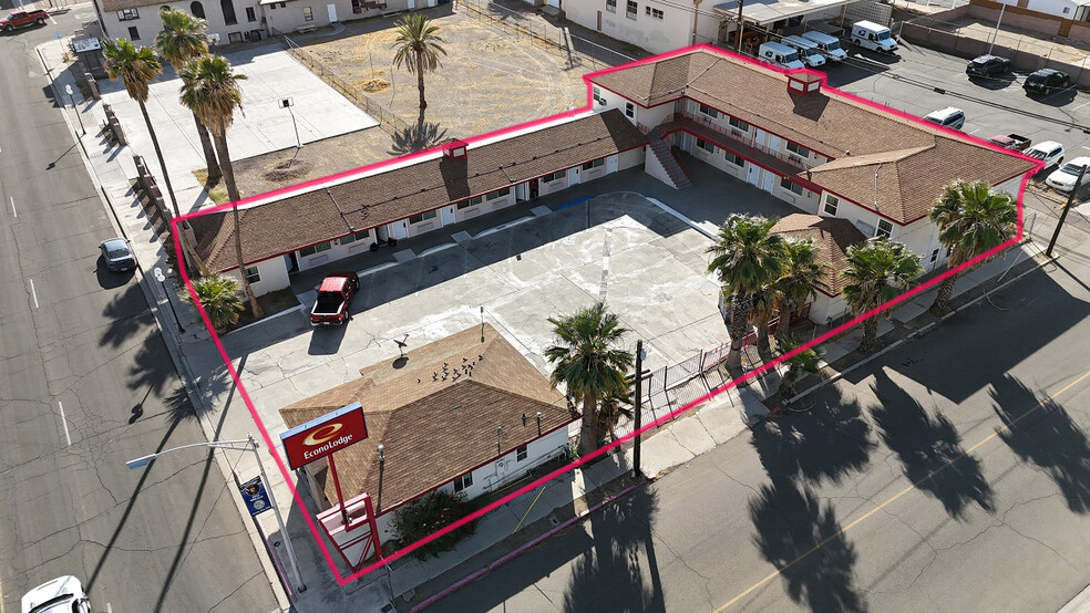 625 W Broadway St, Needles, CA for sale - Building Photo - Image 2 of 15