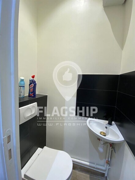 Retail in Levallois-Perret to rent - Interior Photo - Image 3 of 5