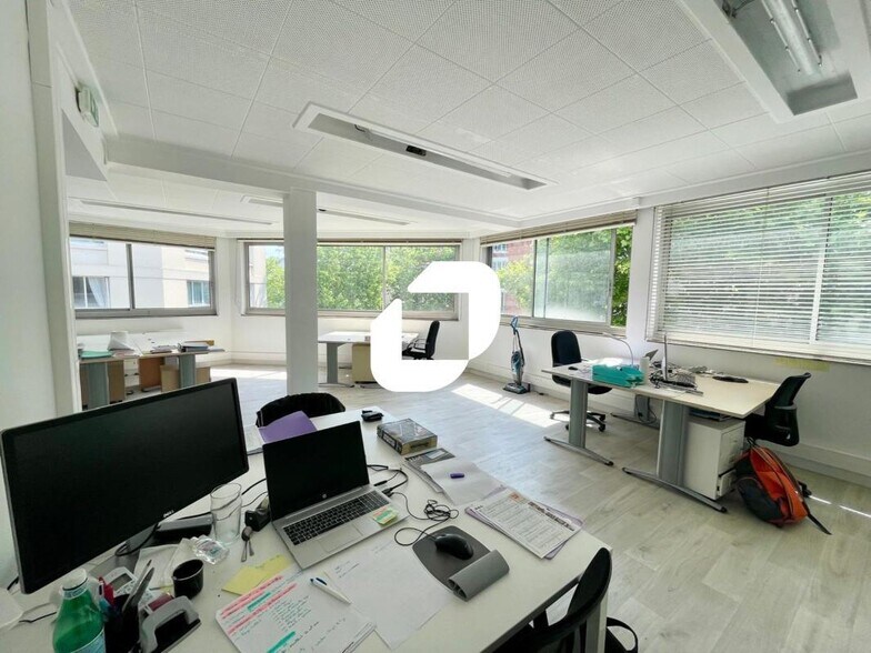 Office in Boulogne-Billancourt to rent - Building Photo - Image 3 of 14