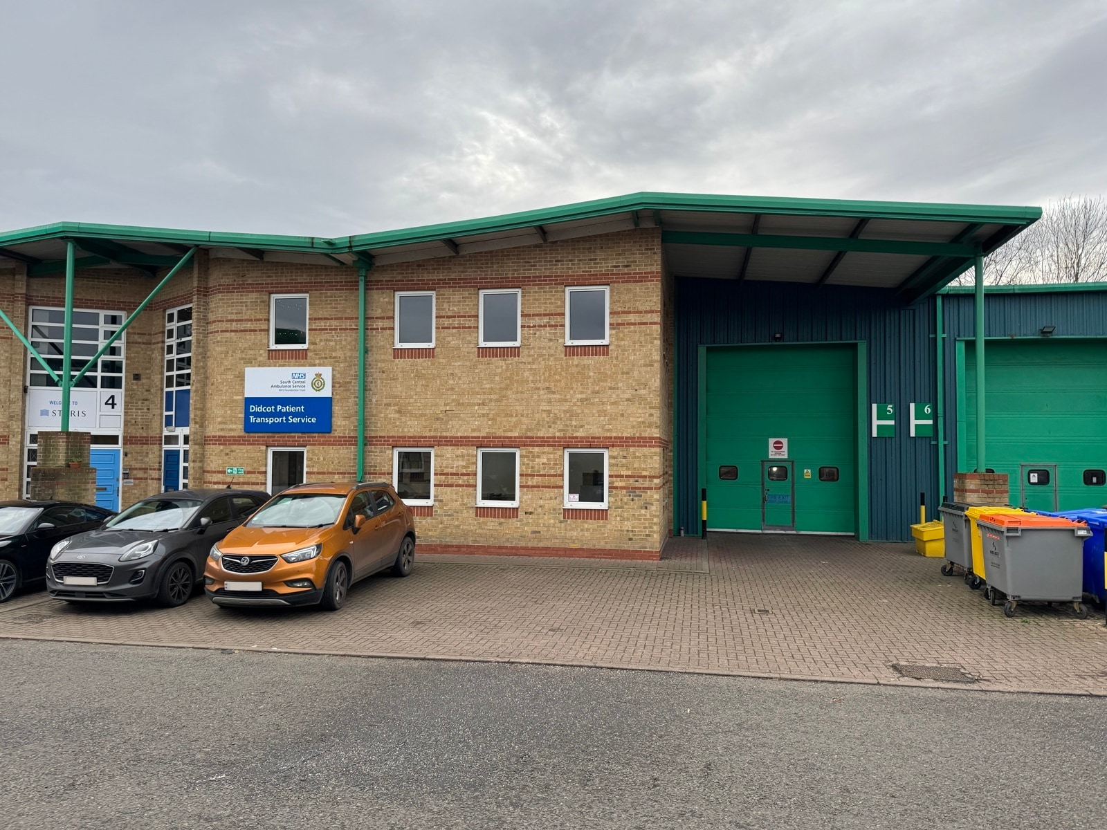 Moorbrook, Didcot to rent Building Photo- Image 1 of 2