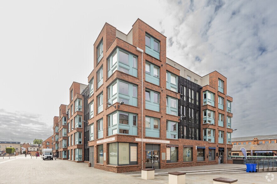 The Docks, Gloucester to rent - Building Photo - Image 3 of 5