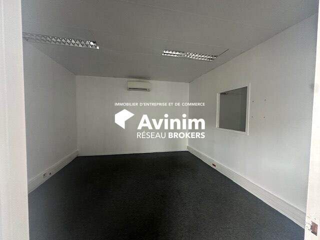 Retail in Argenteuil to rent - Interior Photo - Image 3 of 9