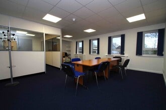 Lester Way, Wallingford to rent Interior Photo- Image 2 of 4