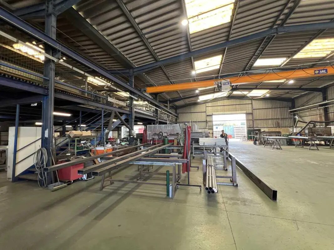 Industrial in Mérignac for sale Building Photo- Image 1 of 9