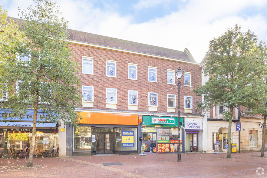 Market Pl, Rugby for rent - Primary Photo - Image 1 of 2