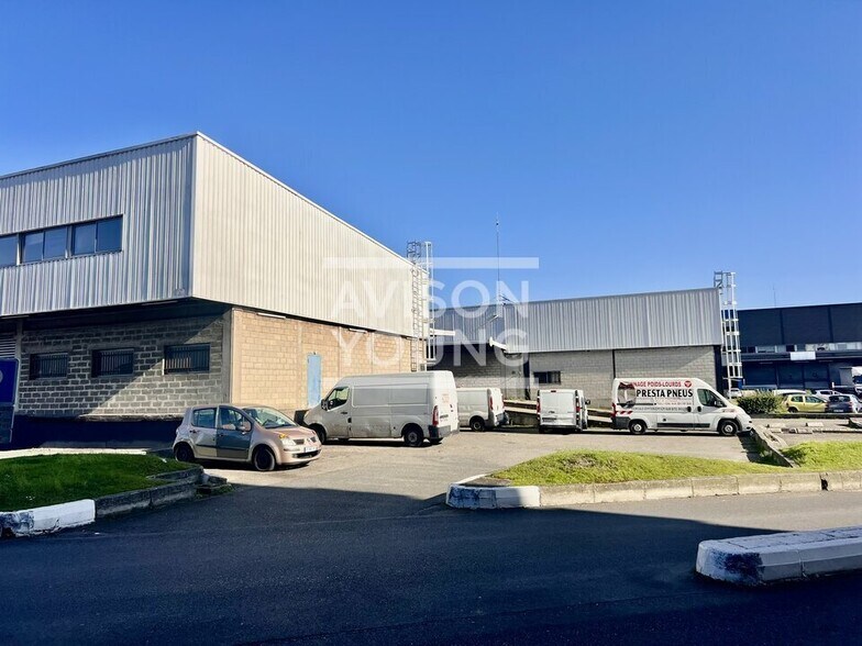 Light Industrial in Aulnay-sous-Bois to rent - Building Photo - Image 3 of 12
