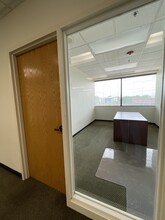 600 Holiday Plaza Dr, Matteson, IL for rent Interior Photo- Image 1 of 3