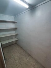 Retail in Reus, Tarragona to rent Interior Photo- Image 2 of 4