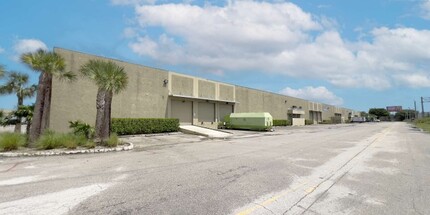 7855-7955 NW 77th Ave, Medley, FL for rent Building Photo- Image 2 of 2