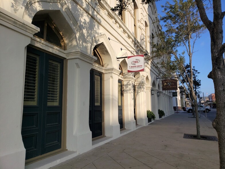 305 21st St, Galveston, TX to rent - Building Photo - Image 2 of 12