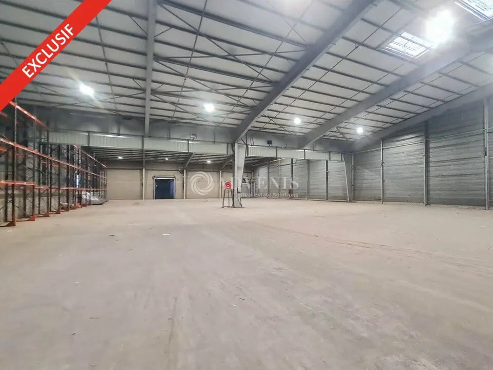 Location Entrepôt 909 m² à 2 765 m² - Photo 1