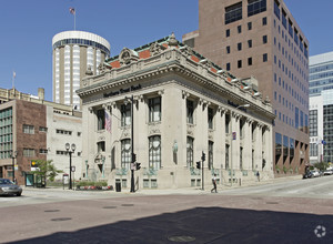 526 E Wisconsin Ave, Milwaukee, WI for sale Primary Photo- Image 1 of 1