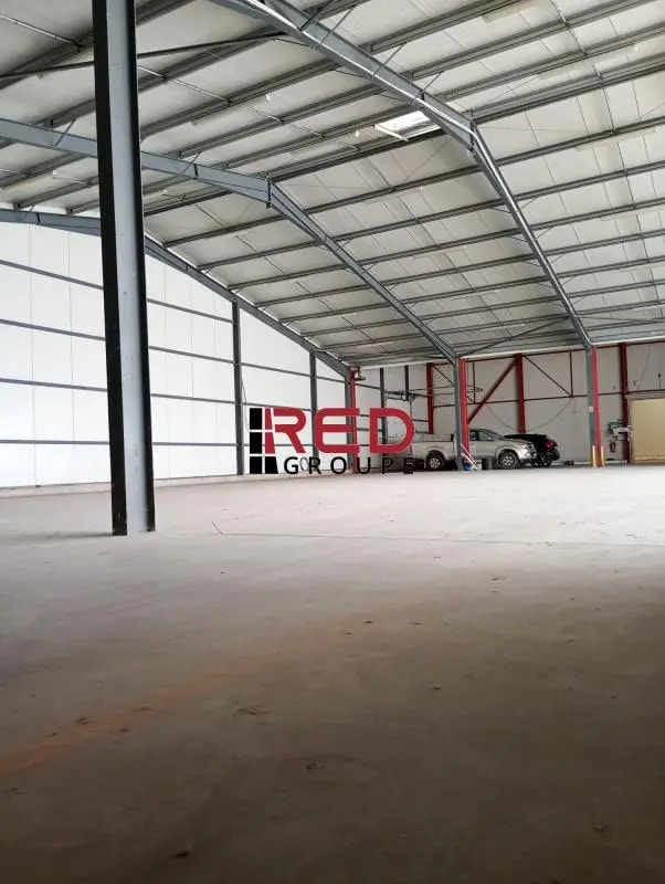Location Entrepôt 1 515 m² - Photo 1