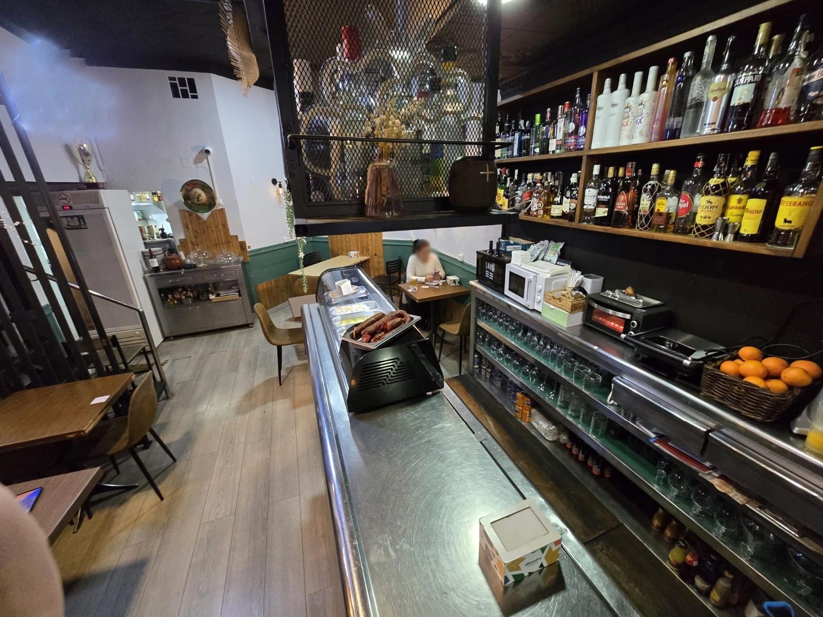 Retail in Barcelona, Barcelona to rent Interior Photo- Image 1 of 10