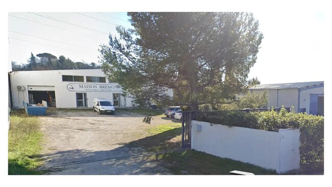 Location Local d'activités 870 m²