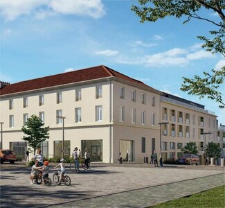 More details for 8 Place Napoléon, La Roche-sur-Yon - Retail for Sale