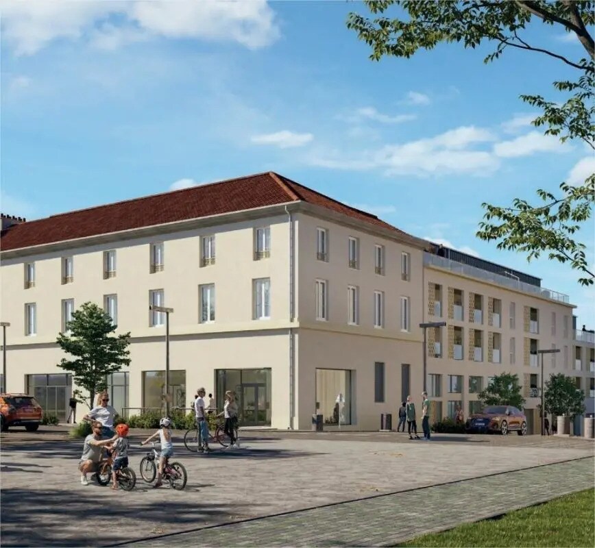 8 Place Napoléon, La Roche-sur-Yon for sale Building Photo- Image 1 of 6