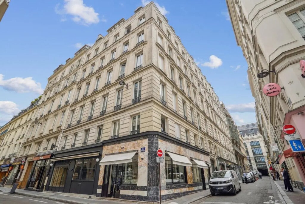 Location Bureaux 292 m² - Photo 1