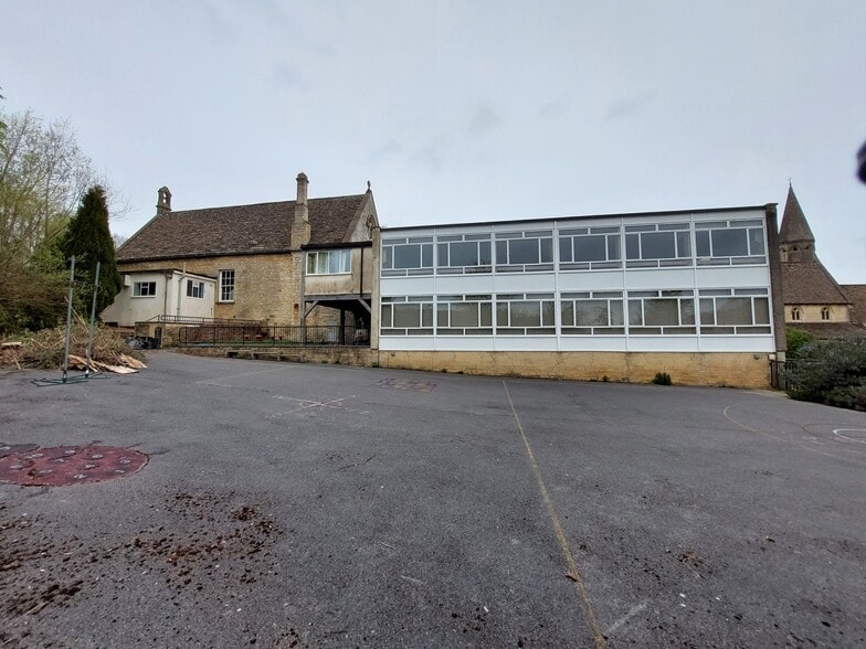 Inchbrook, Stroud for sale - Primary Photo - Image 1 of 1