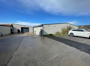 Hutton St, Blackburn to rent Building Photo- Image 1 of 9