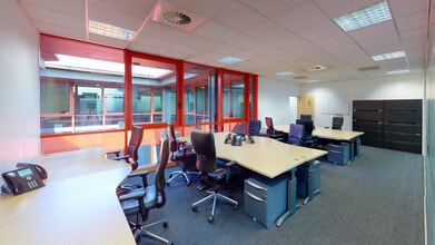 130 Aztec West, Almondsbury to rent Interior Photo- Image 2 of 12