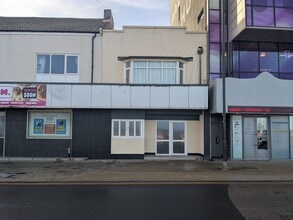 30-33 Esplanade, Redcar to rent Building Photo- Image 2 of 4