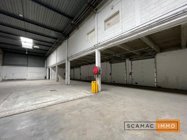 Industrial in MORANGIS to rent - Interior Photo - Image 3 of 11