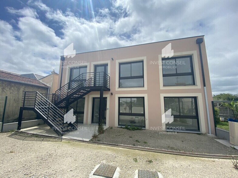 8 Rue Du Pont De Baillet, Baillet-en-France to rent - Building Photo - Image 1 of 11