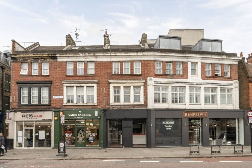 125 Wandsworth High St, London for sale - Primary Photo - Image 1 of 3