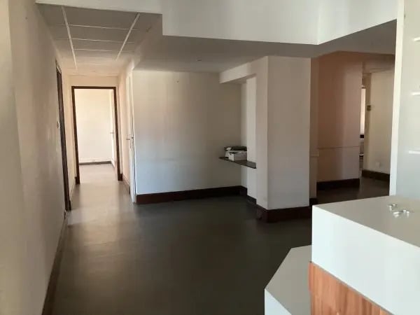 Vente Bureaux 215 m² - Photo 1