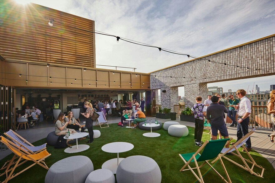 Greenheys Ln, Manchester to rent - Building Photo - Image 3 of 6