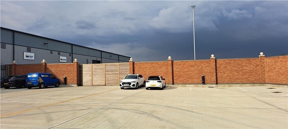 Broadmead Rd, Stewartby to rent - Building Photo - Image 2 of 2