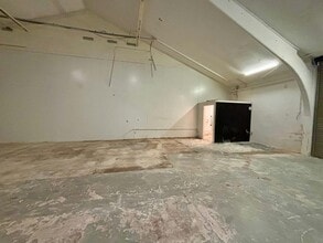 Penarth Rd, Cardiff to rent Interior Photo- Image 1 of 2