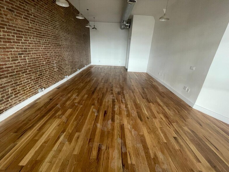 1945 Broadway, Brooklyn, NY to rent - Interior Photo - Image 3 of 7