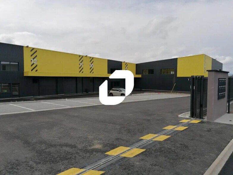 Light Industrial in Frans to rent - Building Photo - Image 3 of 14