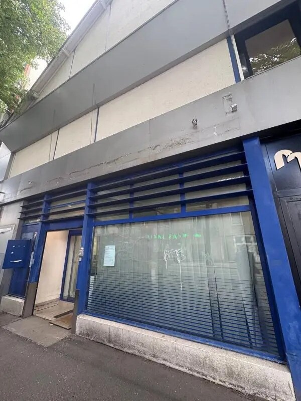 Retail in Nantes for sale Building Photo- Image 1 of 6