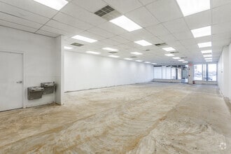 8707-8767 Ridgeland Ave, Oak Lawn, IL to rent Interior Photo- Image 2 of 3