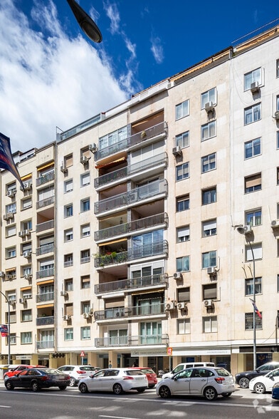 Build-to-Rent in Seville, Sevilla for sale - Building Photo - Image 2 of 2