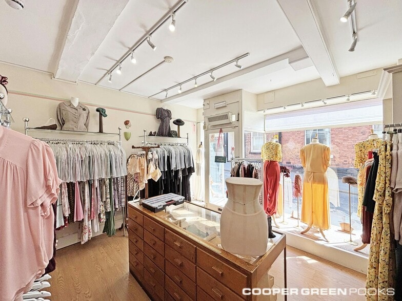 2-3 Dogpole, Shrewsbury to rent - Interior Photo - Image 2 of 2