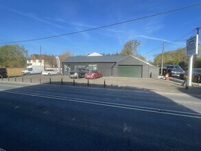 Farnham Road, Farnham to rent Building Photo- Image 2 of 4