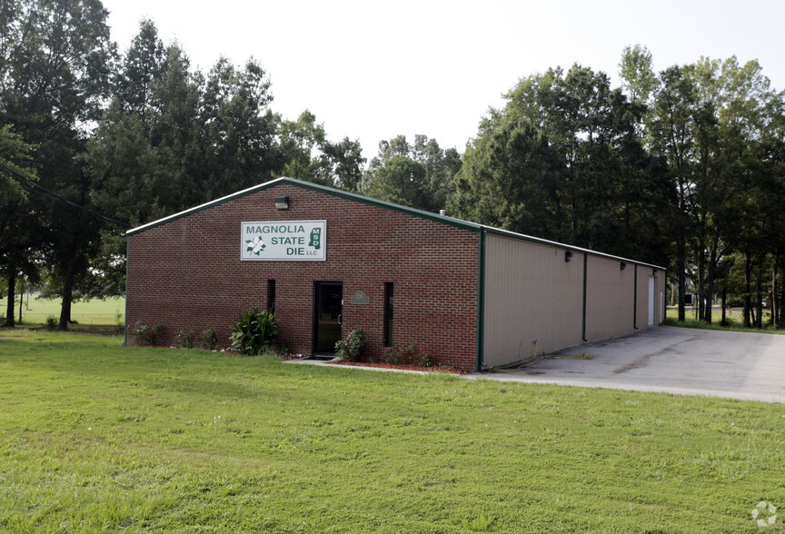 235 Industrial Dr, Senatobia, MS for sale - Primary Photo - Image 1 of 1