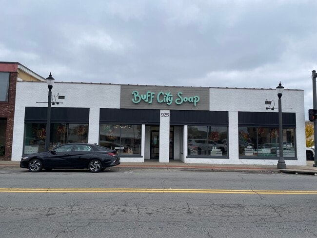 More details for 925 Oak St, Conway, AR - Retail for Sale