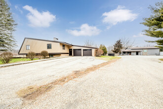 10062 Burgoyne Rd, Berrien Springs, MI for sale Primary Photo- Image 1 of 1