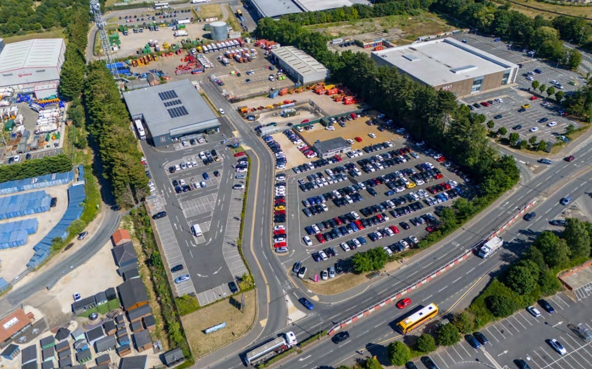 Open Storage Investment portfolio of 3 properties for sale on LoopNet.co.uk Primary Photo- Image 1 of 4
